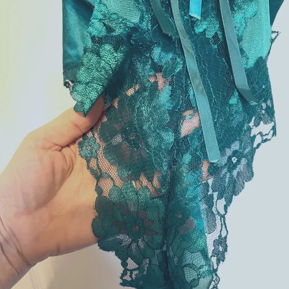 Green 2-Piece Lingerie Set-St. Patrick' Day Surprise-Size Medium-Lace-Sheer-Sexy - Picture 10 of 10